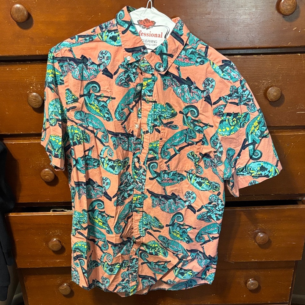 Old Navy Multicolor Chameleon Print Casual Button Down Shirt
